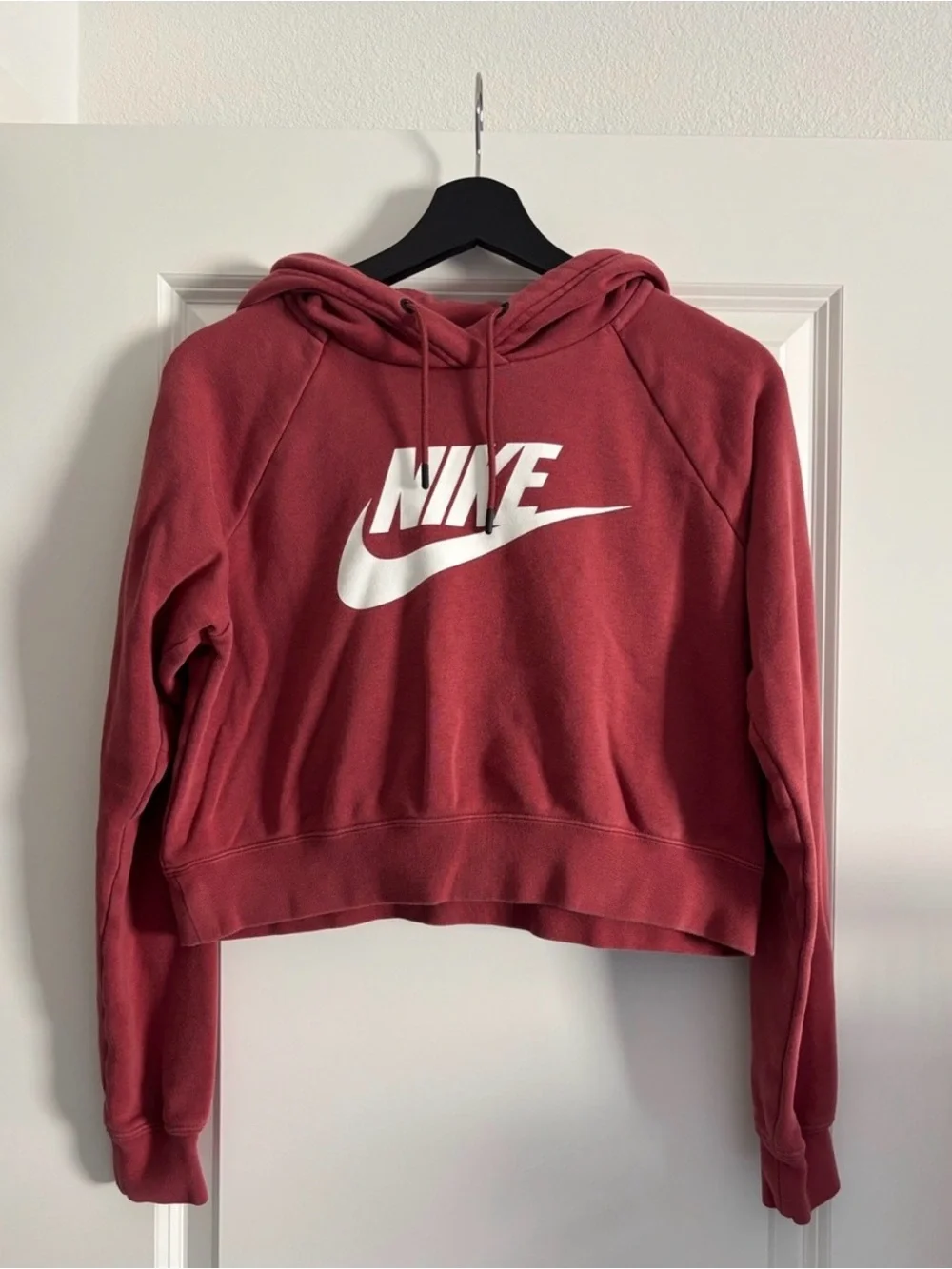 Nike Sportswear Fleece Pullover Hoodie Women’s Small Pink Cropped Logo Sweatshir